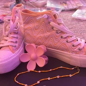 “Watch me glow” diy beaded necklace!